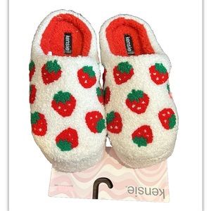 Kensie Womens Faux Sherpa Memory Foam Slippers Strawberry New Valentines
